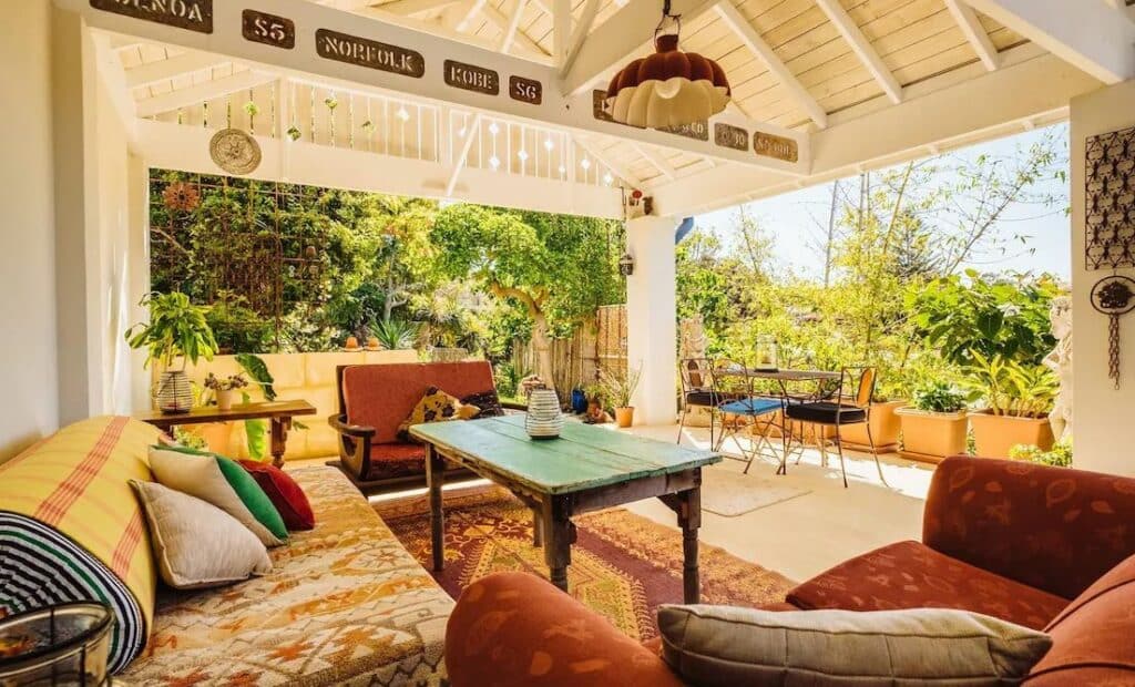 THE BLUE BEACH HOUSE (for couples)