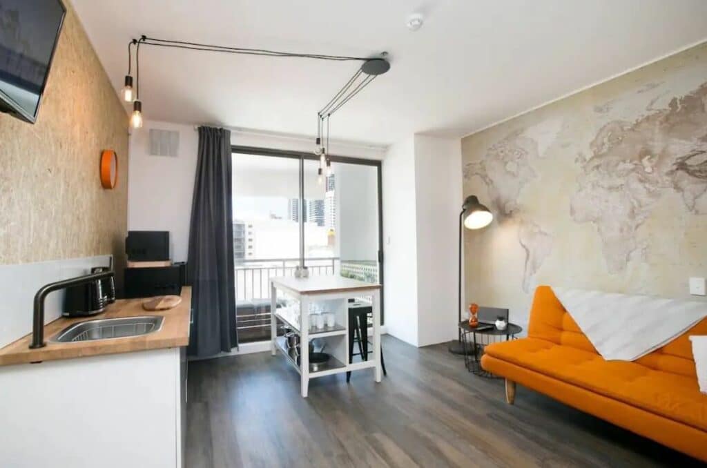 INDUSTRIAL WAREHOUSE INSPIRED APARTMENT (for business travelers or digital nomads)