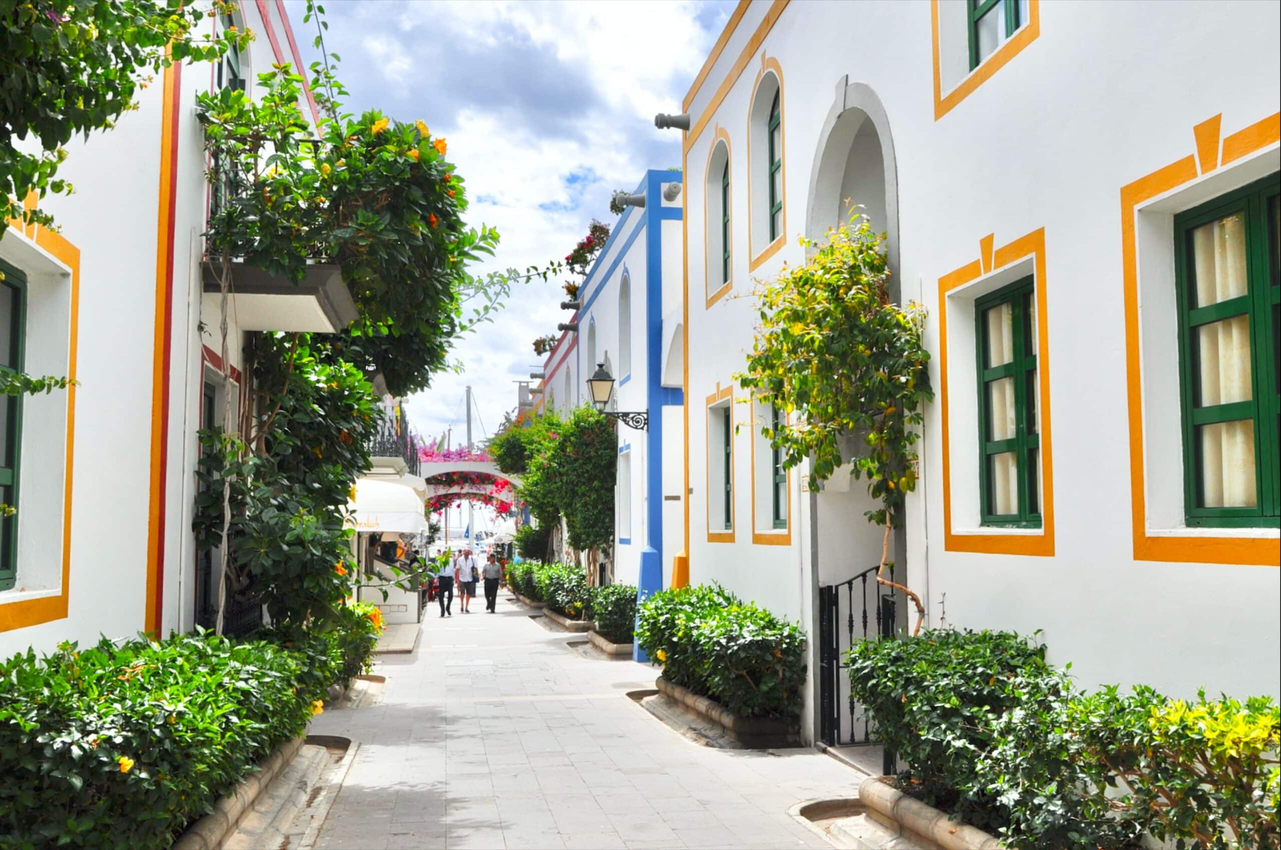 White houses and vacation rentals in Marbella Spain