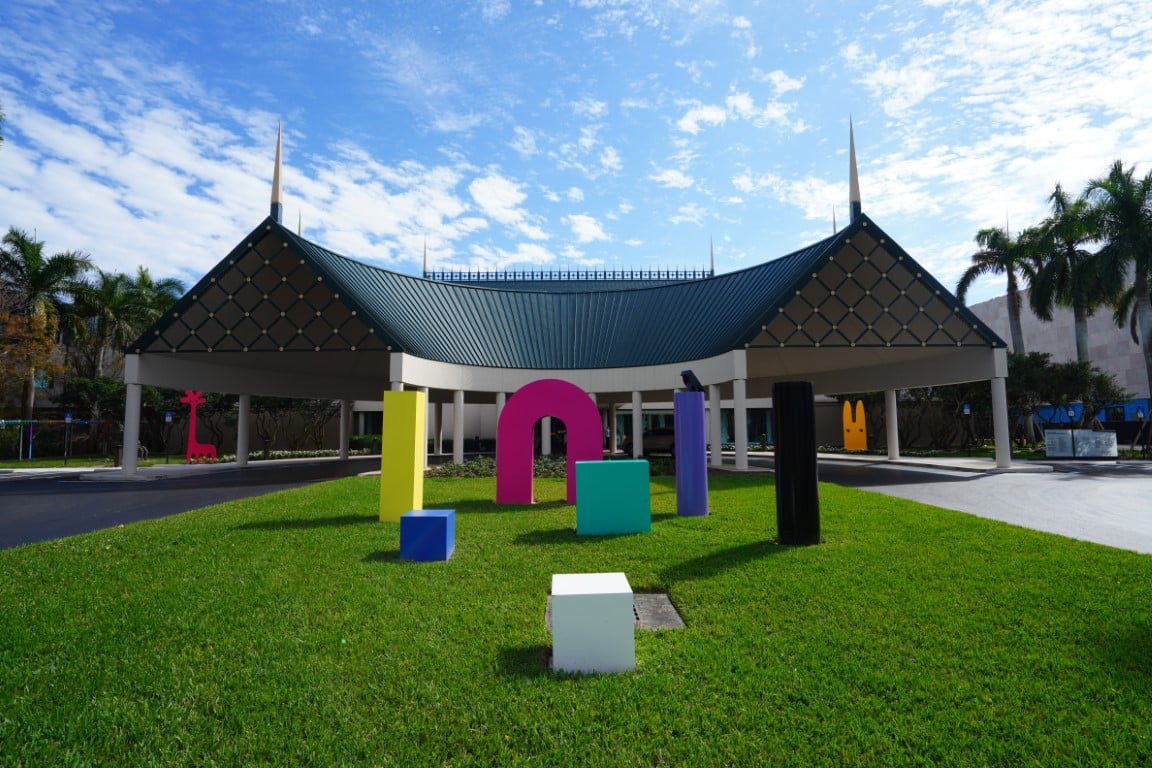 Enjoy Artis-Naples