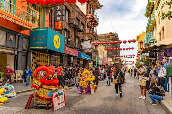 Dine on Dim Sum in Chinatown